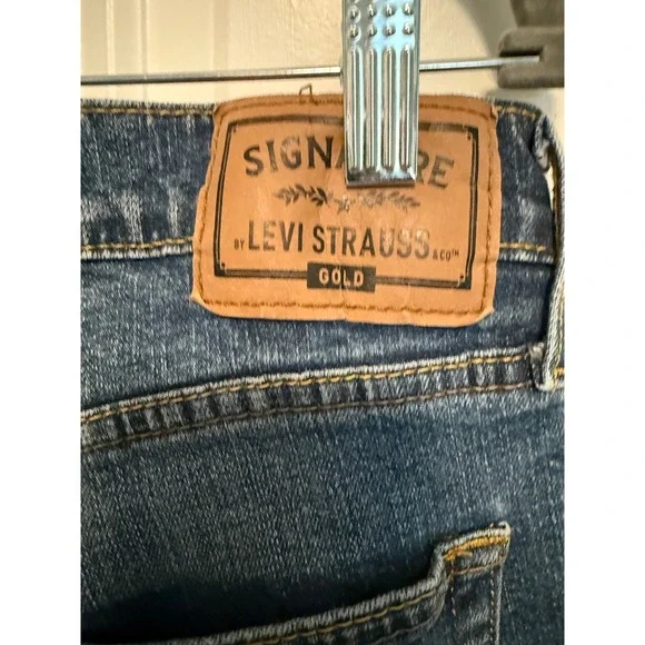Signature Levi Strauss Gold Straight Jeans Mens Distressed Denim Casual 36" x 30 - Picture 2 of 10